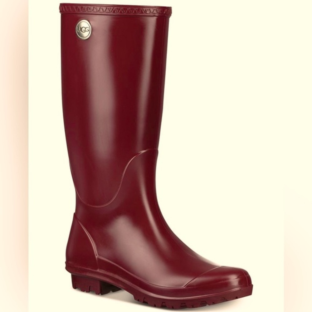 RARE UGG MAROON / CRIMSON RAIN BOOT WITH FLEECE LINED SOLE